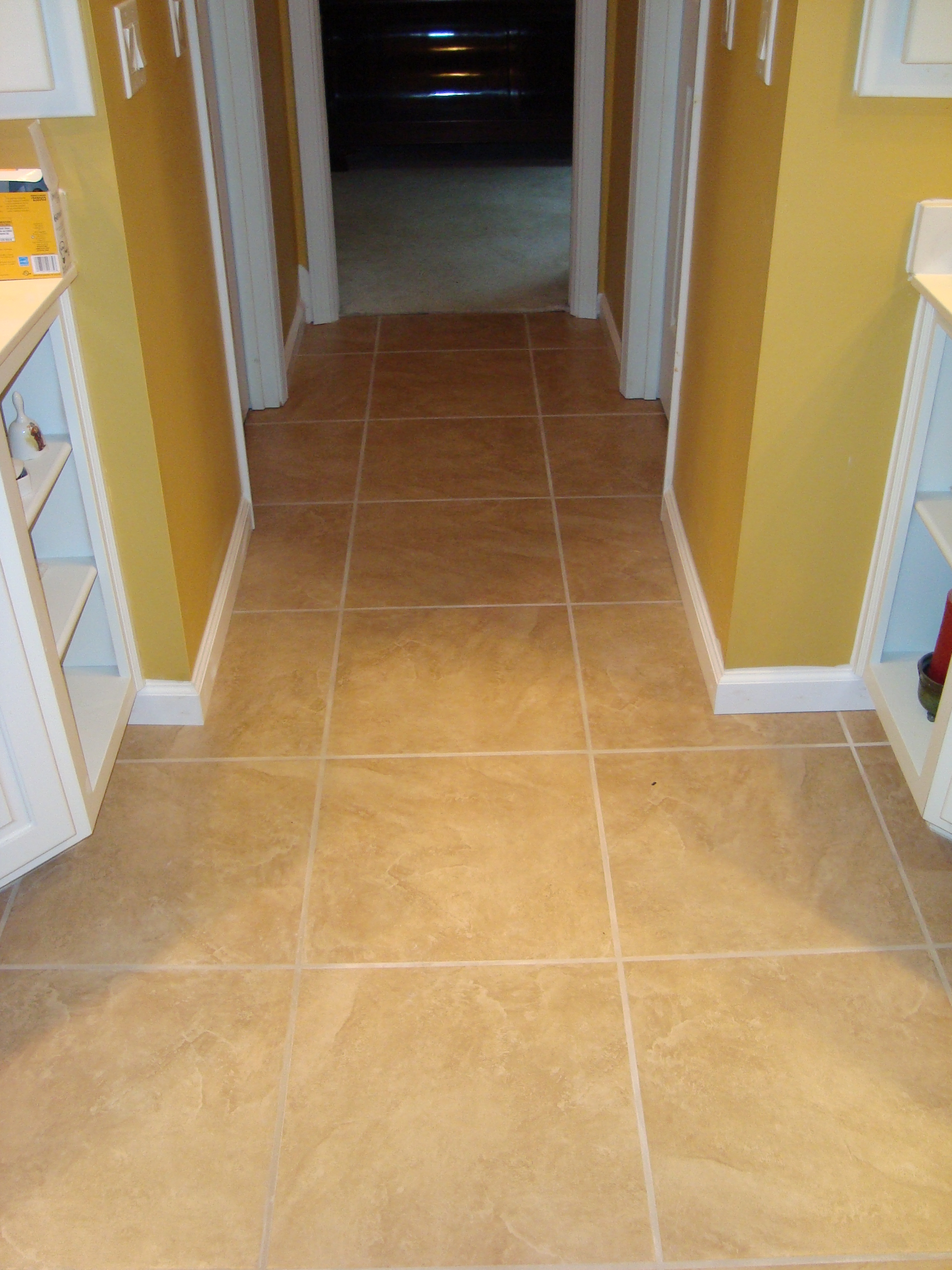 Floor tile